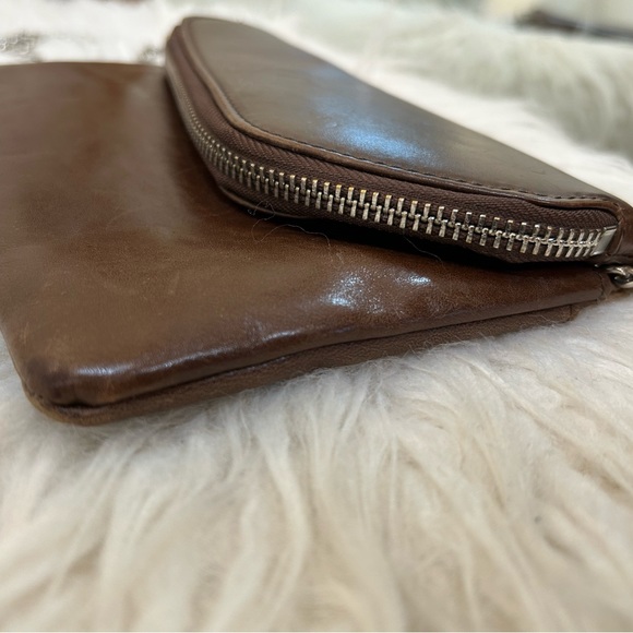 Hobo brown leather crossbody bag - Picture 3 of 16
